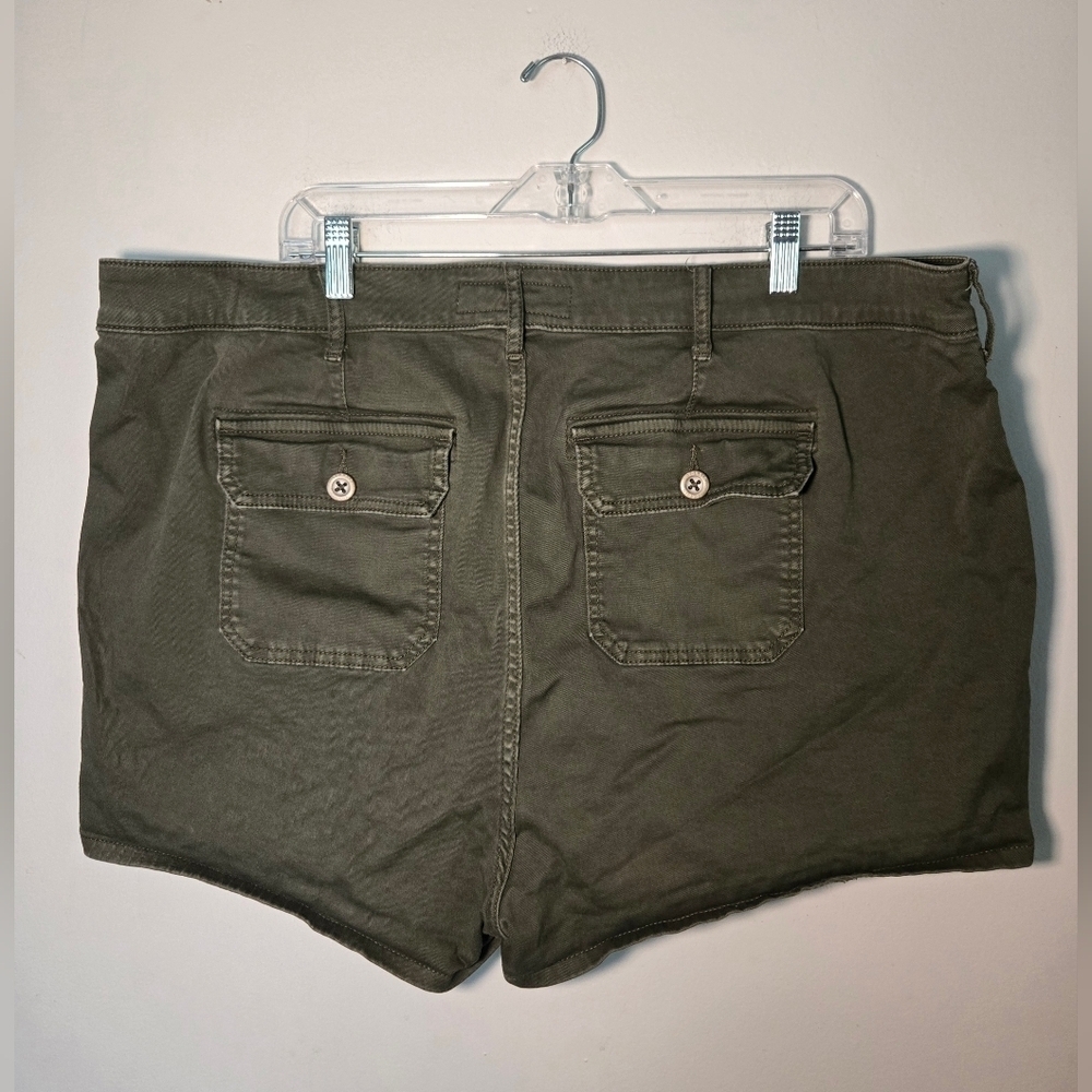 Torrid Shorts Womens Plus Size 22 Olive Green Buttonfly Stretch Chino Shorts - Picture 2 of 5